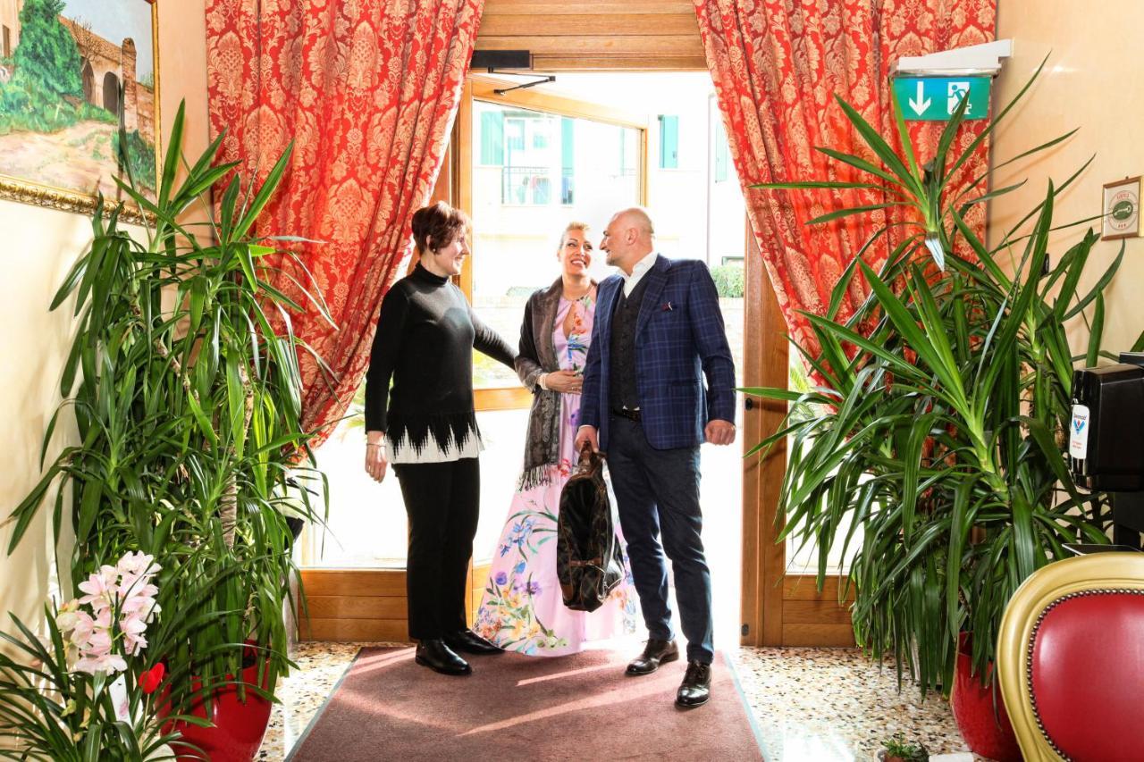 Albergo Antica Corte Marchesini Campagna Lupia Exterior foto