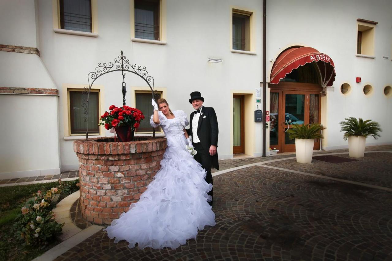 Albergo Antica Corte Marchesini Campagna Lupia Exterior foto