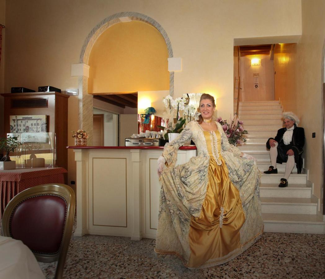 Albergo Antica Corte Marchesini Campagna Lupia Exterior foto