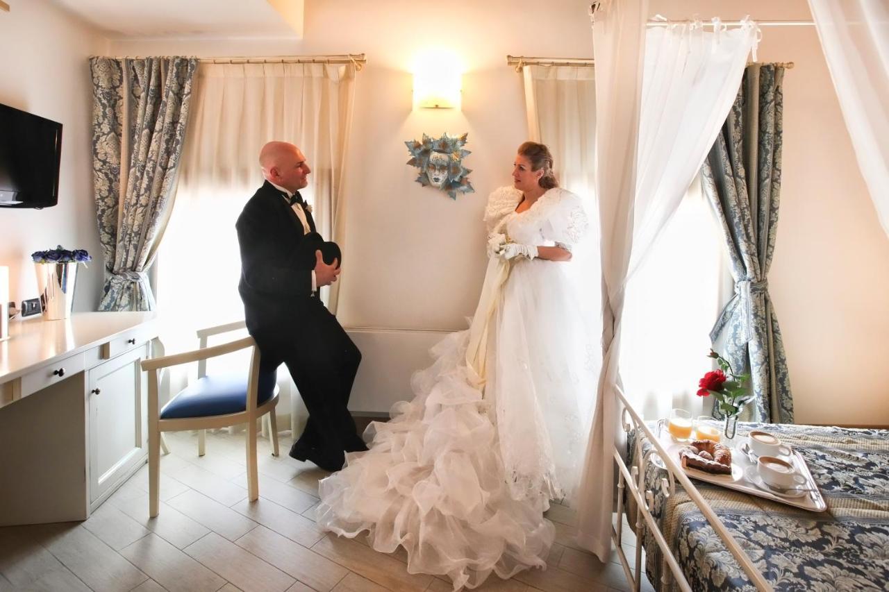 Albergo Antica Corte Marchesini Campagna Lupia Exterior foto