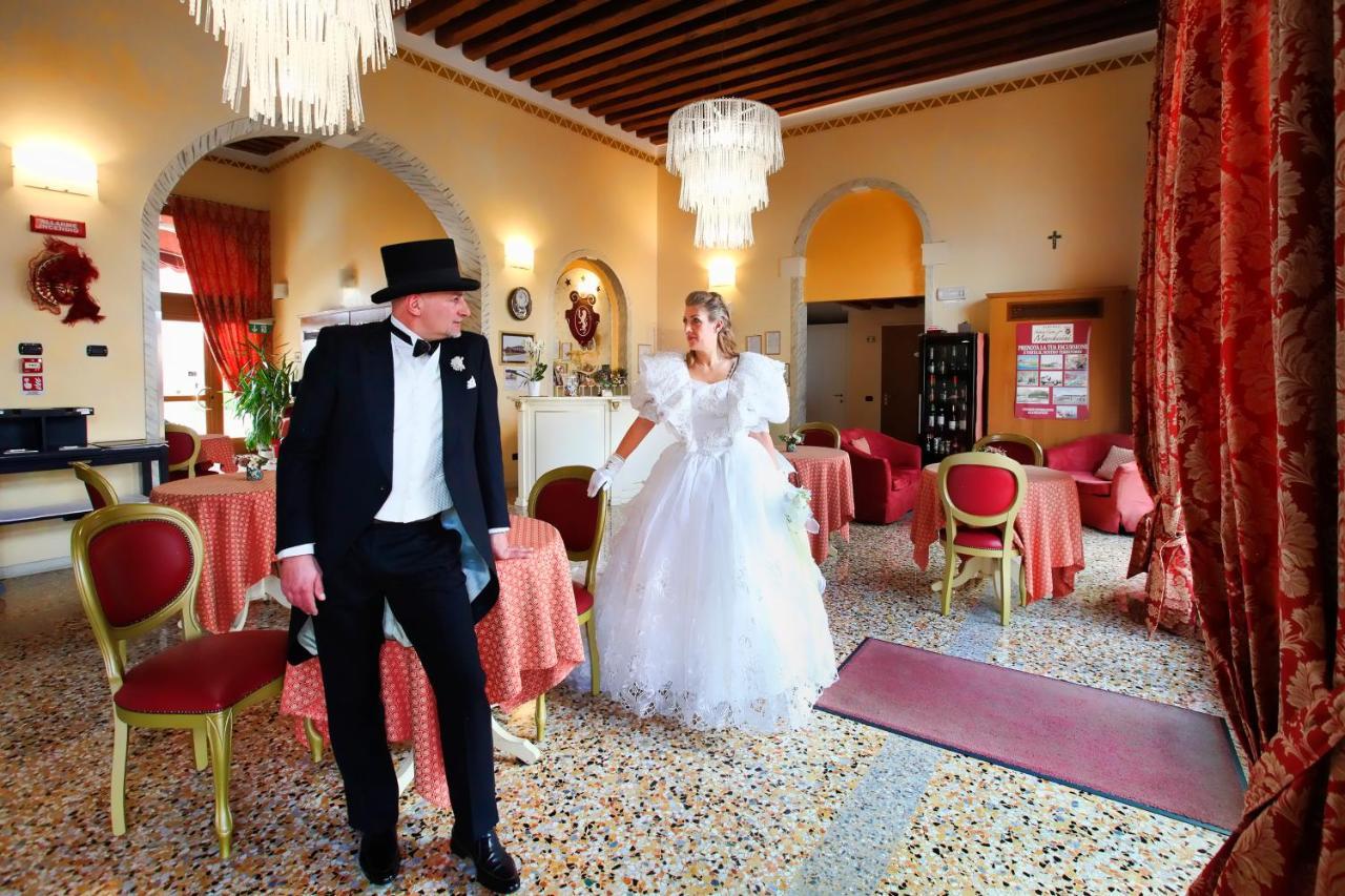 Albergo Antica Corte Marchesini Campagna Lupia Exterior foto