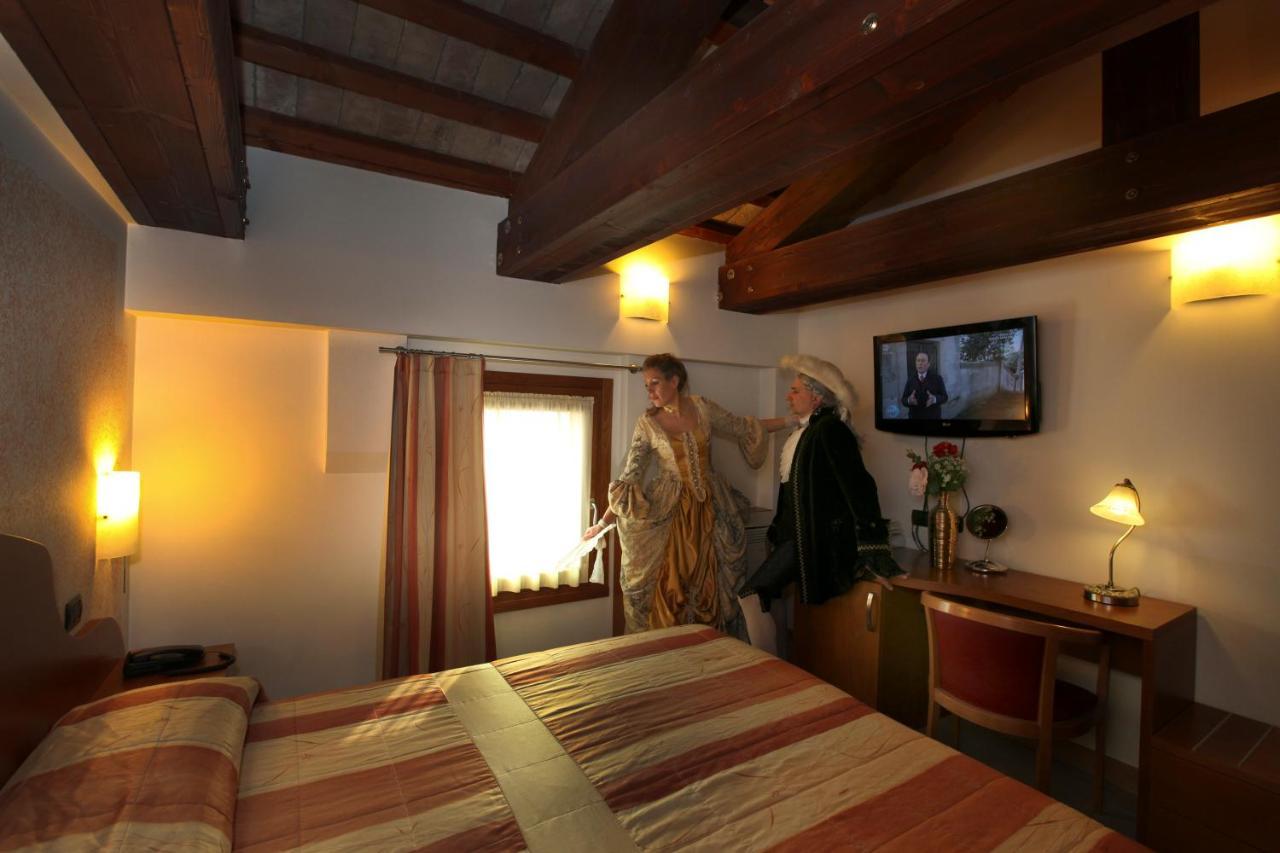 Albergo Antica Corte Marchesini Campagna Lupia Exterior foto