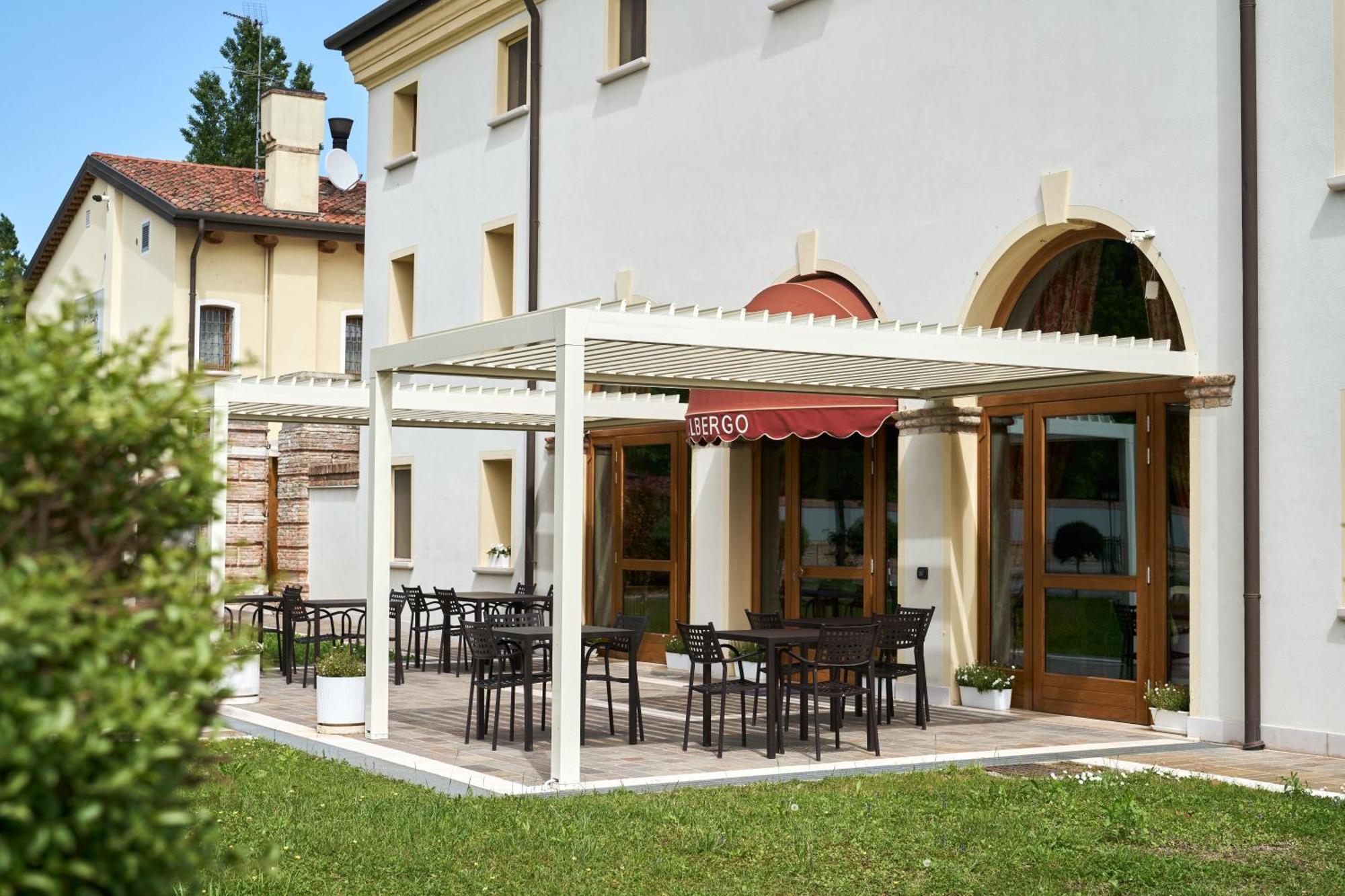 Albergo Antica Corte Marchesini Campagna Lupia Exterior foto