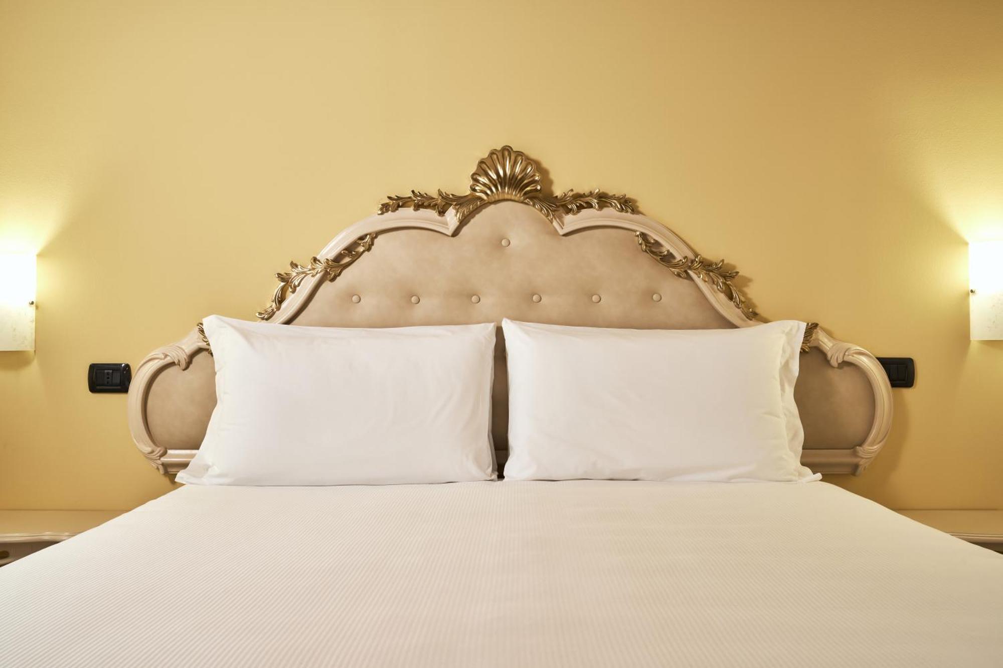 Albergo Antica Corte Marchesini Campagna Lupia Exterior foto