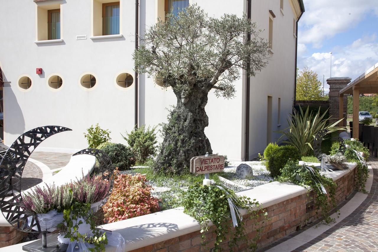 Albergo Antica Corte Marchesini Campagna Lupia Exterior foto