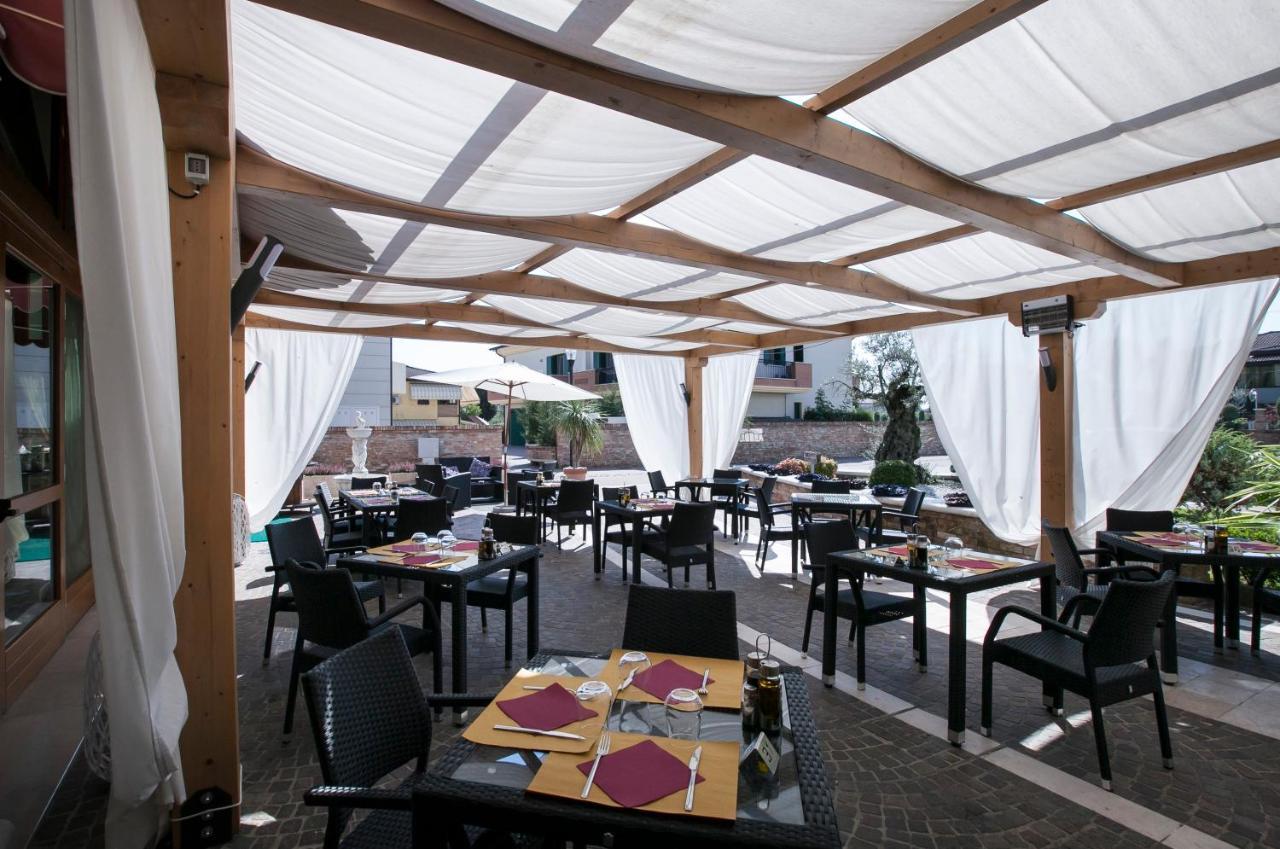 Albergo Antica Corte Marchesini Campagna Lupia Exterior foto