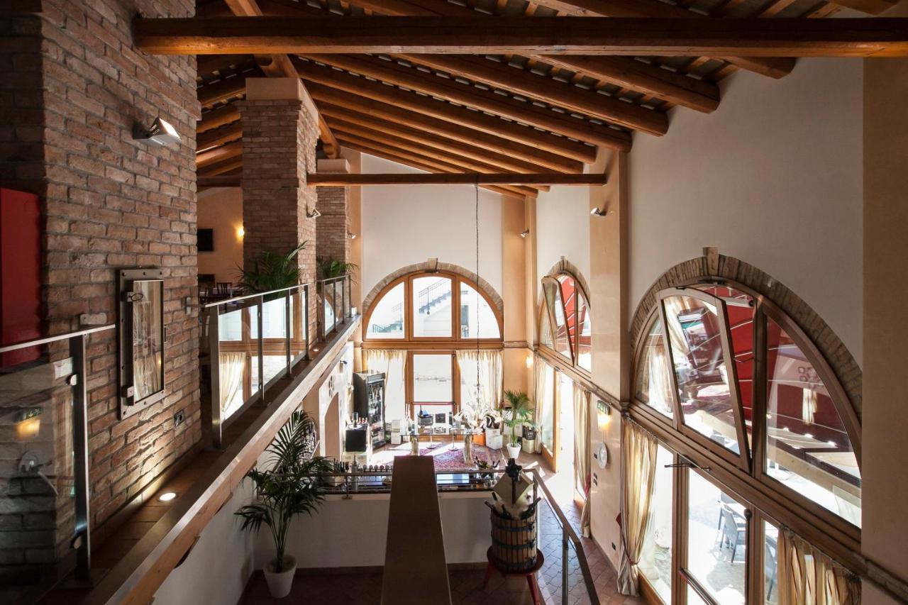 Albergo Antica Corte Marchesini Campagna Lupia Exterior foto