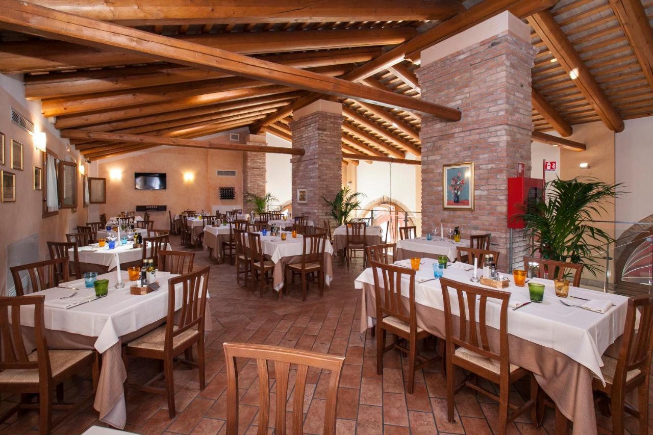 Albergo Antica Corte Marchesini Campagna Lupia Exterior foto