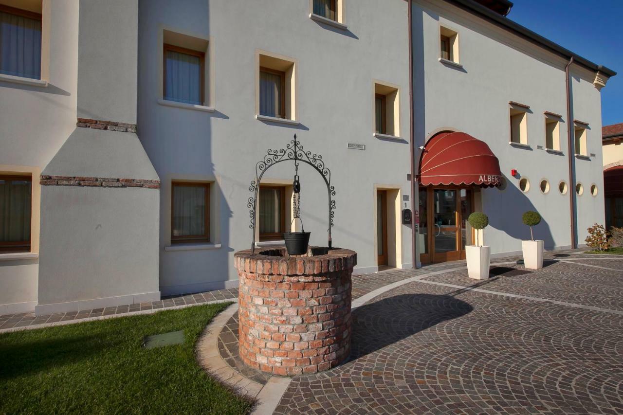 Albergo Antica Corte Marchesini Campagna Lupia Exterior foto